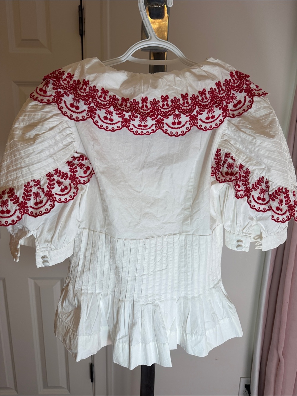 ADORABLE! Damson Madder White Cotton Blouse with Red Embroidered Collar - Picture 9 of 9